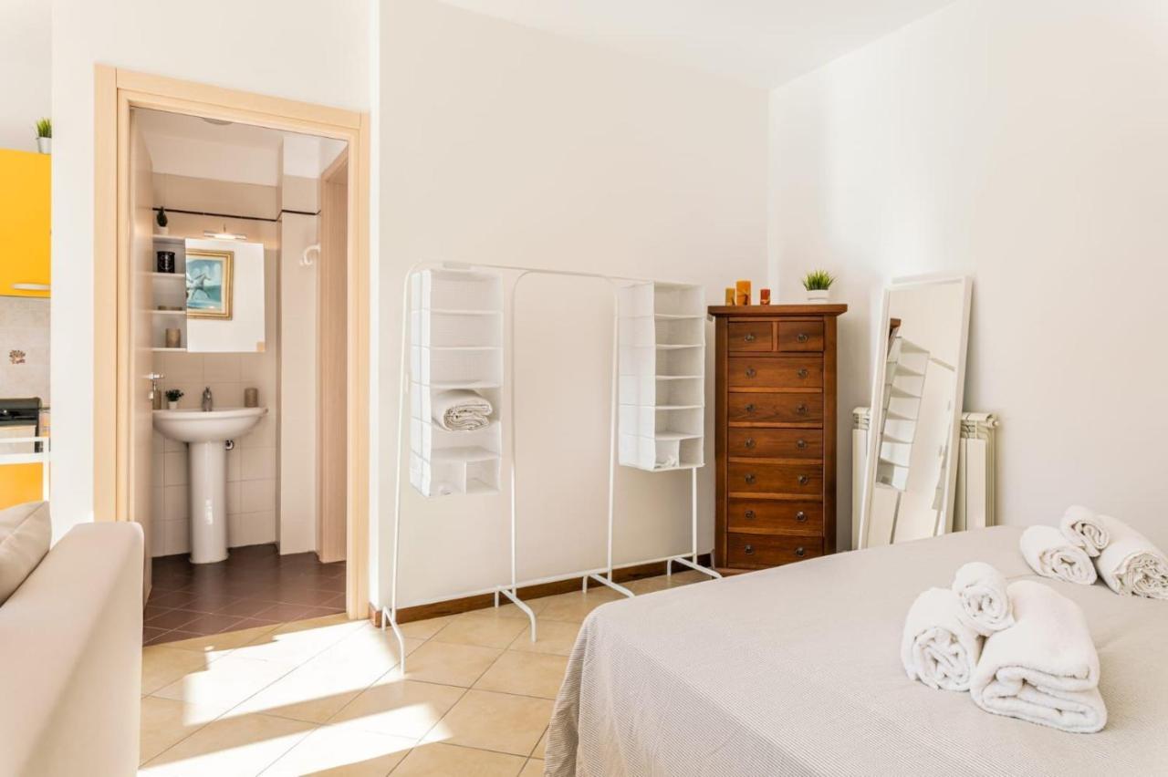 { White Garden } -Comfort, Parking & Wi-Fi- Lucca Exterior photo